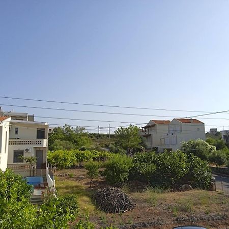Phoeve Apt-Lovely 1-Br Rental Near The Beach Калатас Экстерьер фото